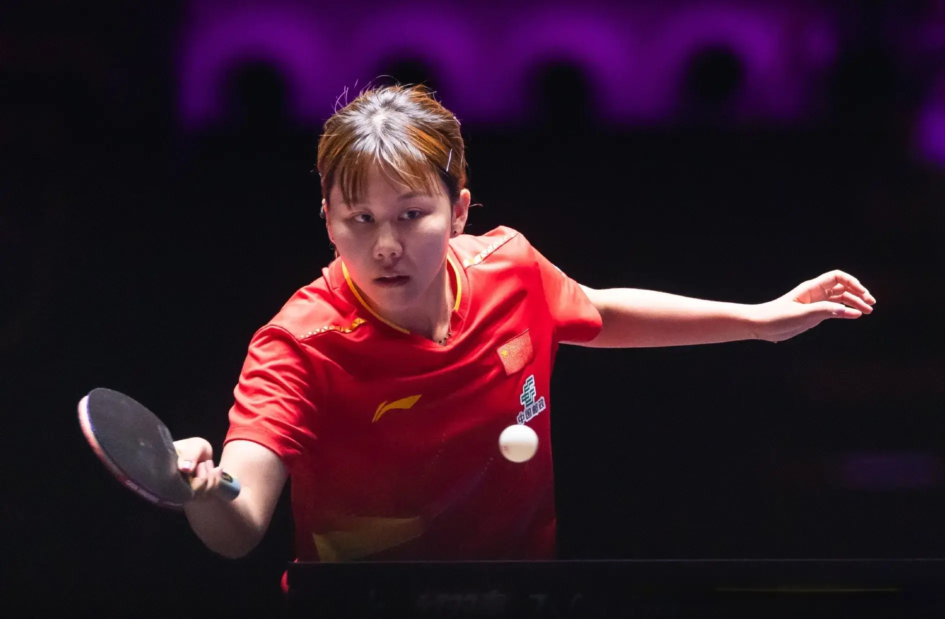 色的表现, 人进, 束两场女单